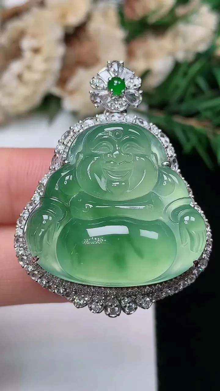 天然A货翡翠佛公吊坠，尺寸39.7-29.9-14.3
12月24日