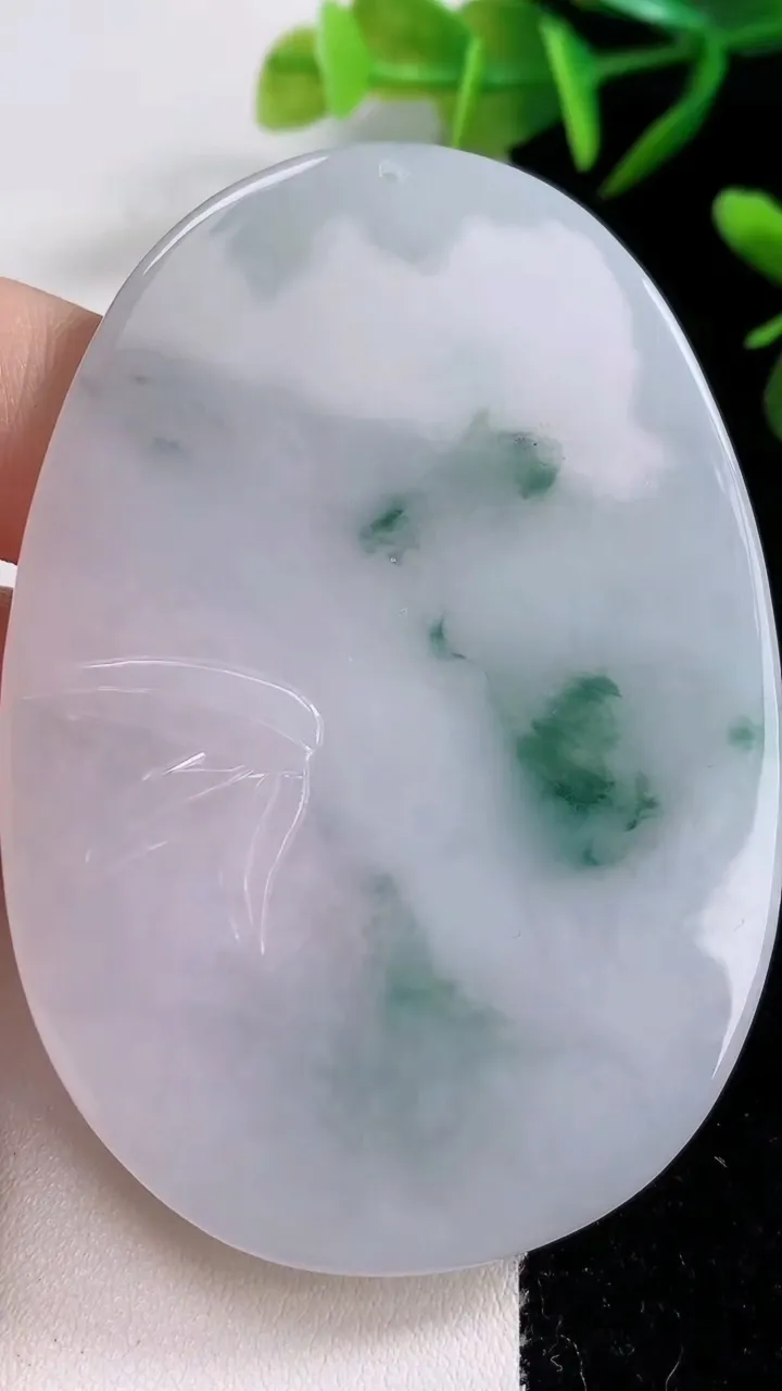 天然A货翡翠飘花普贤菩萨吊坠，尺寸68.2-47-5.2，重:36.02g
12月24日