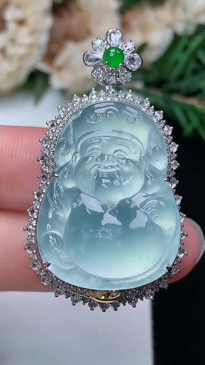 天然A货翡翠白冰财神爷吊坠，尺寸40.6-23.4-13.4，裸石25.9-19.4，重量:11.7