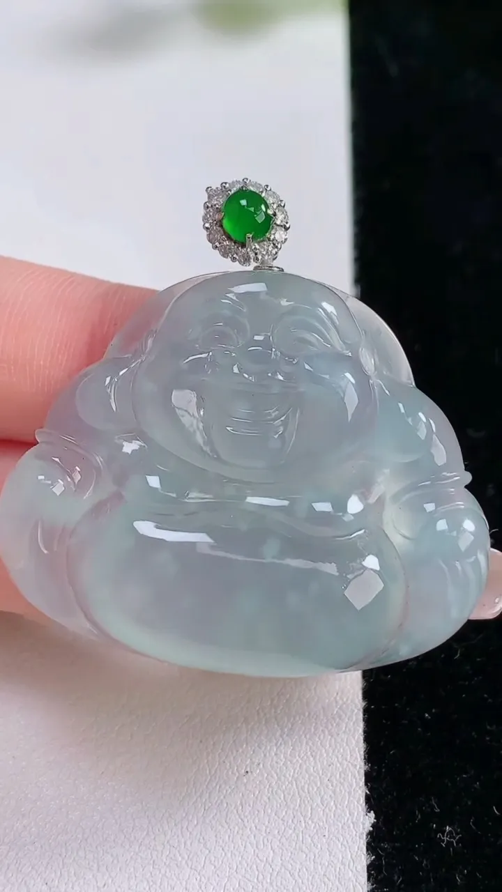 天然A货翡翠佛公吊坠，尺寸40.8-34-8，重:18.92g
12月24日