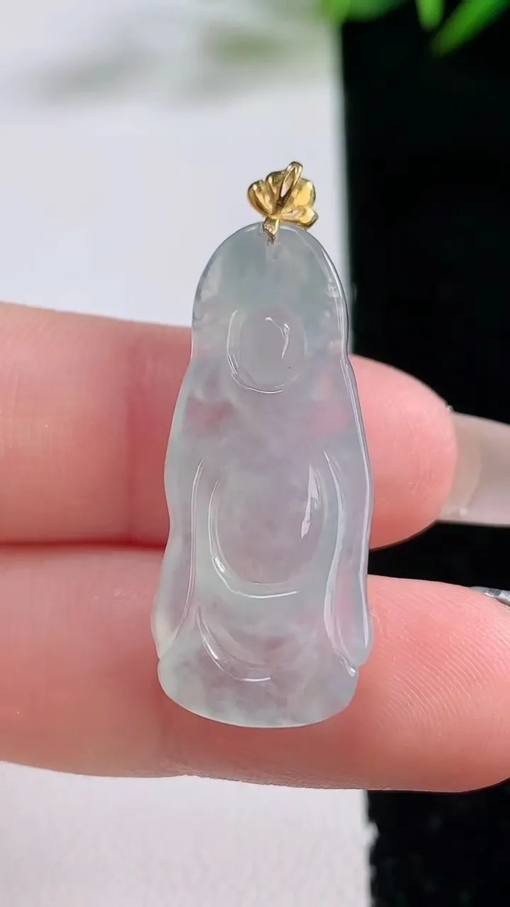 天然A货翡翠财神爷吊坠，尺寸31-12.8-6，重量:4.35g
12月24日