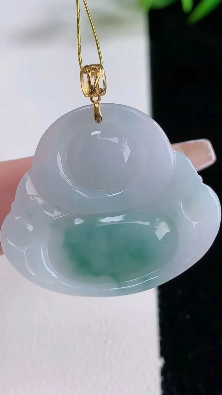 天然A货翡翠18K金飘花佛公吊坠，尺寸27.4-31.5-5.7，重量:7.71g
12月24日