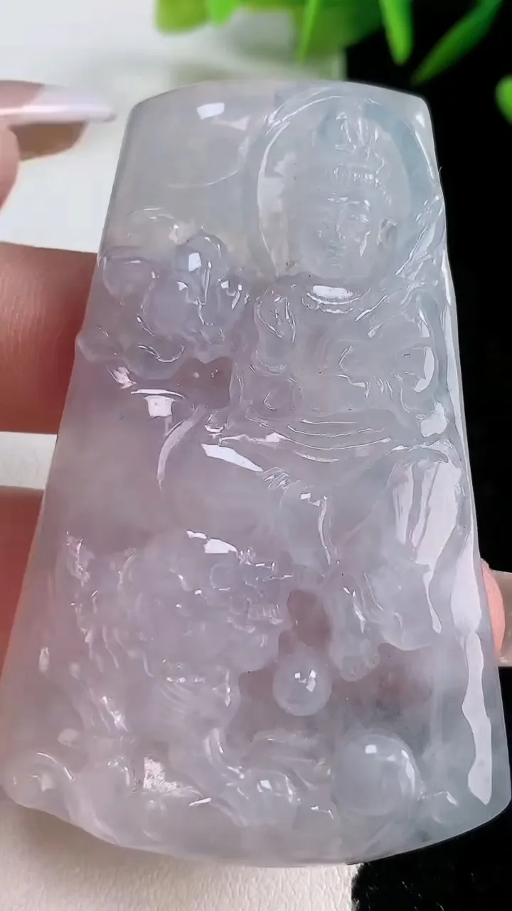 天然A货翡翠文殊菩萨吊坠，尺寸61.6-39-5.6，重:25.67g
12月24日