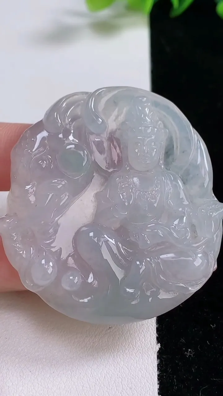 天然A货翡翠普贤菩萨吊坠，尺寸53-50-7，重:30.87g
12月24日