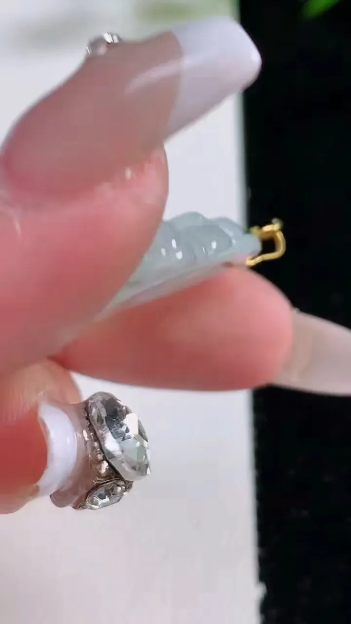 天然A货翡翠佛公吊坠，尺寸26.3-28.4-6，重量:g
12月24日