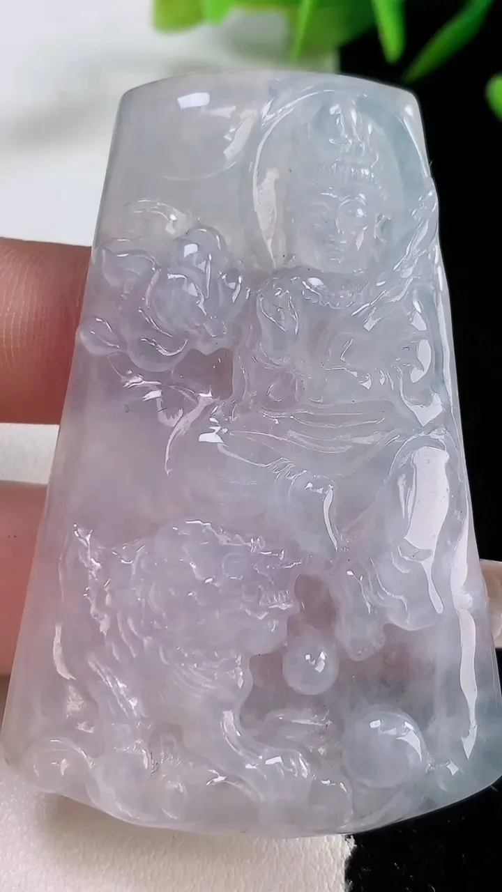 天然A货翡翠文殊菩萨吊坠，尺寸61.6-39-5.6，重:25.67g
12月24日