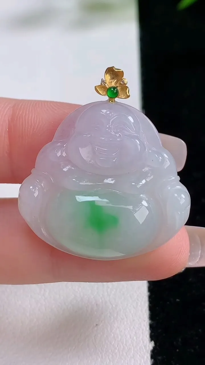 天然A货翡翠佛公吊坠，尺寸27.3-29.4-5.4，重量:6.70g
12月24日