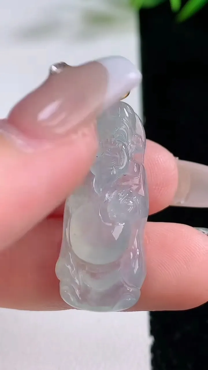 天然A货翡翠财神爷吊坠，尺寸31-12.8-6，重量:4.35g
12月24日