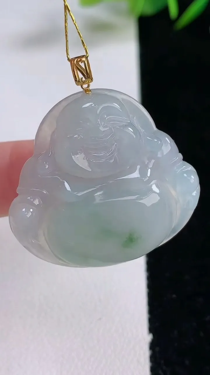 天然A货翡翠18K金飘花佛公吊坠，尺寸30.6-33.3-5.9，重量:9.44g
12月24日