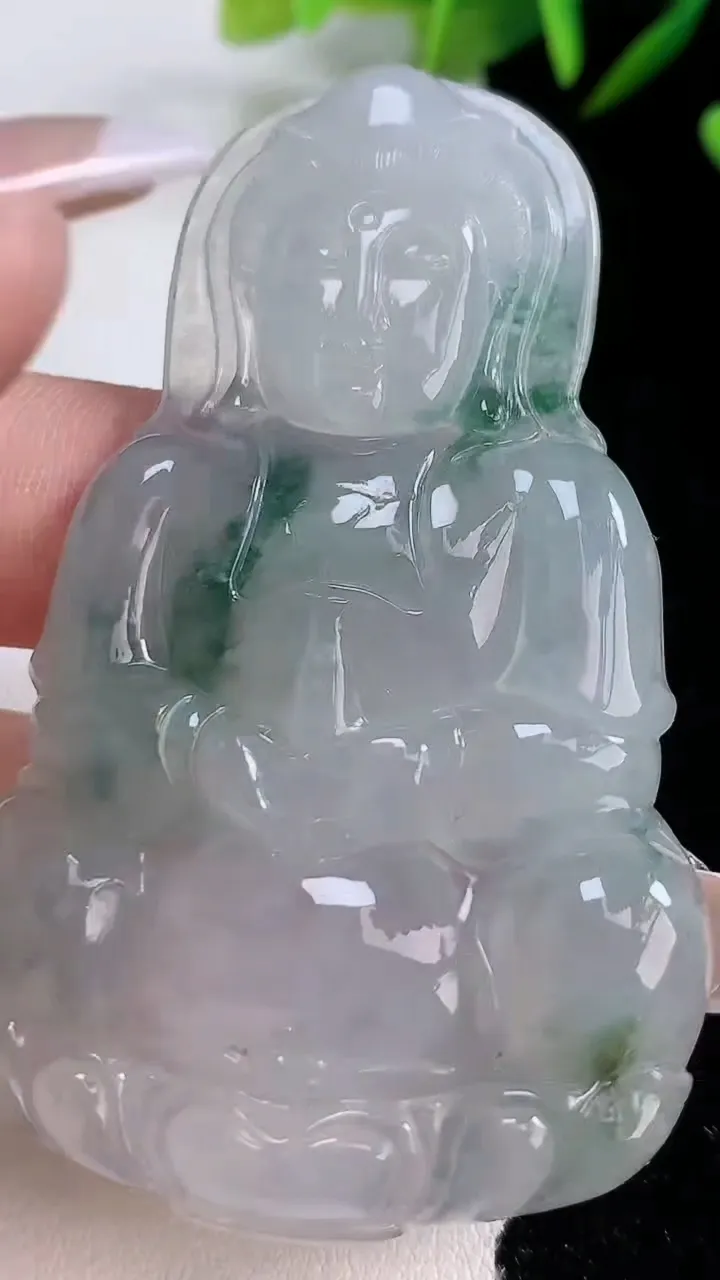 天然A货翡翠冰种飘花观音菩萨吊坠，尺寸64-40-5.5，重:23.52g
12月24日