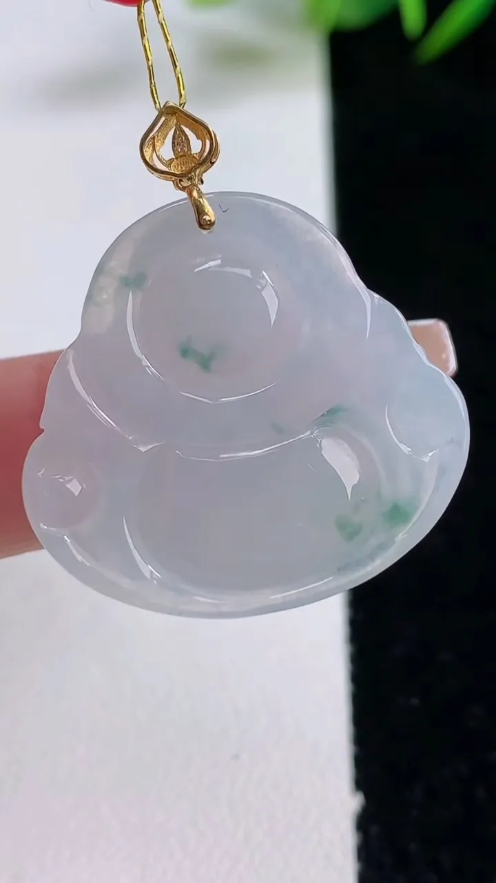 天然A货翡翠种飘花佛公吊坠，尺寸26.4-28.3-5.8，重量:6.80g
12月24日