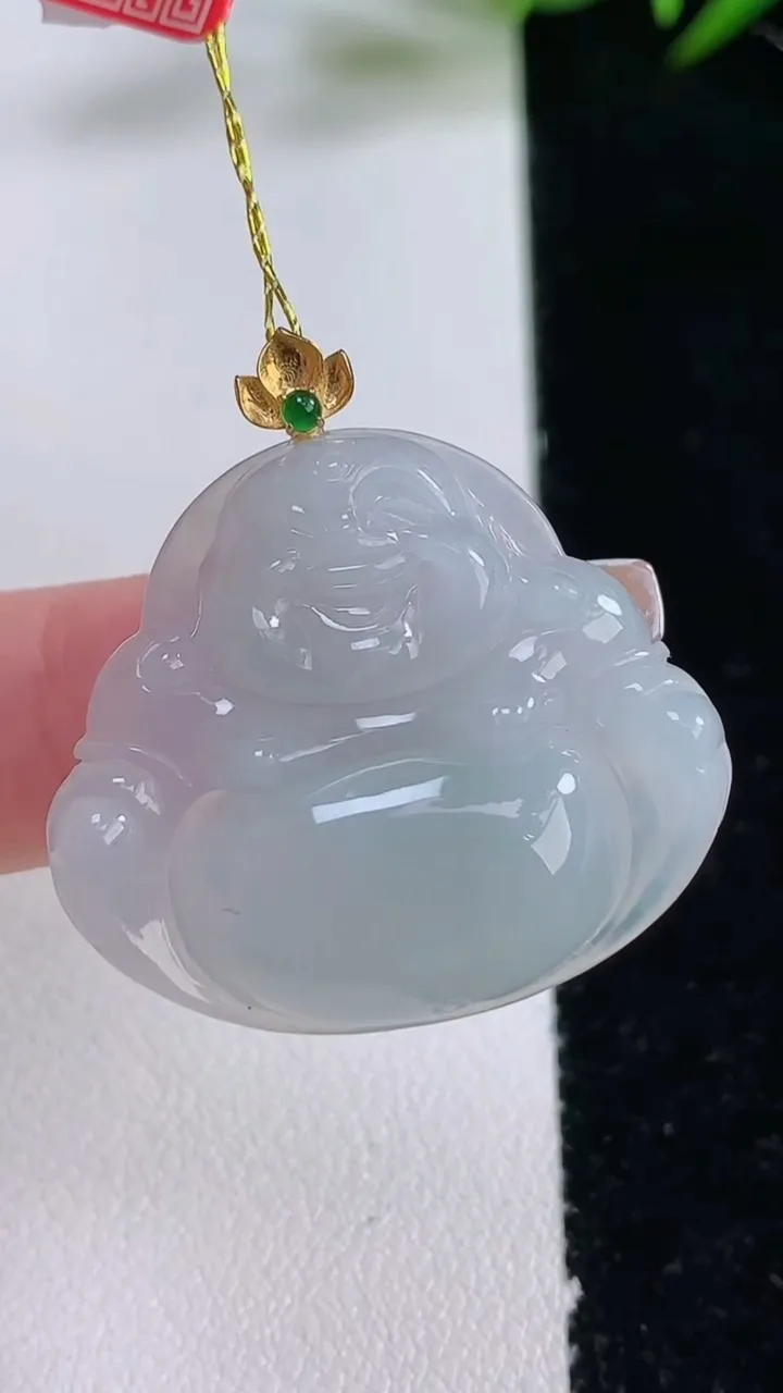 天然A货翡翠佛公吊坠，尺寸27.3-31-5.8，重量7.31g
12月24日