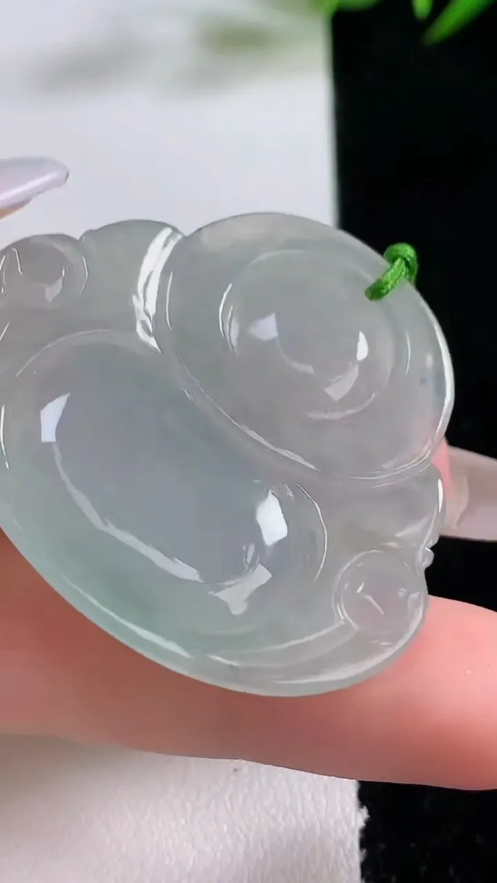 天然A货翡翠佛公吊坠，尺寸38.8-41.8-5.6，重量:14.21g
12月24日