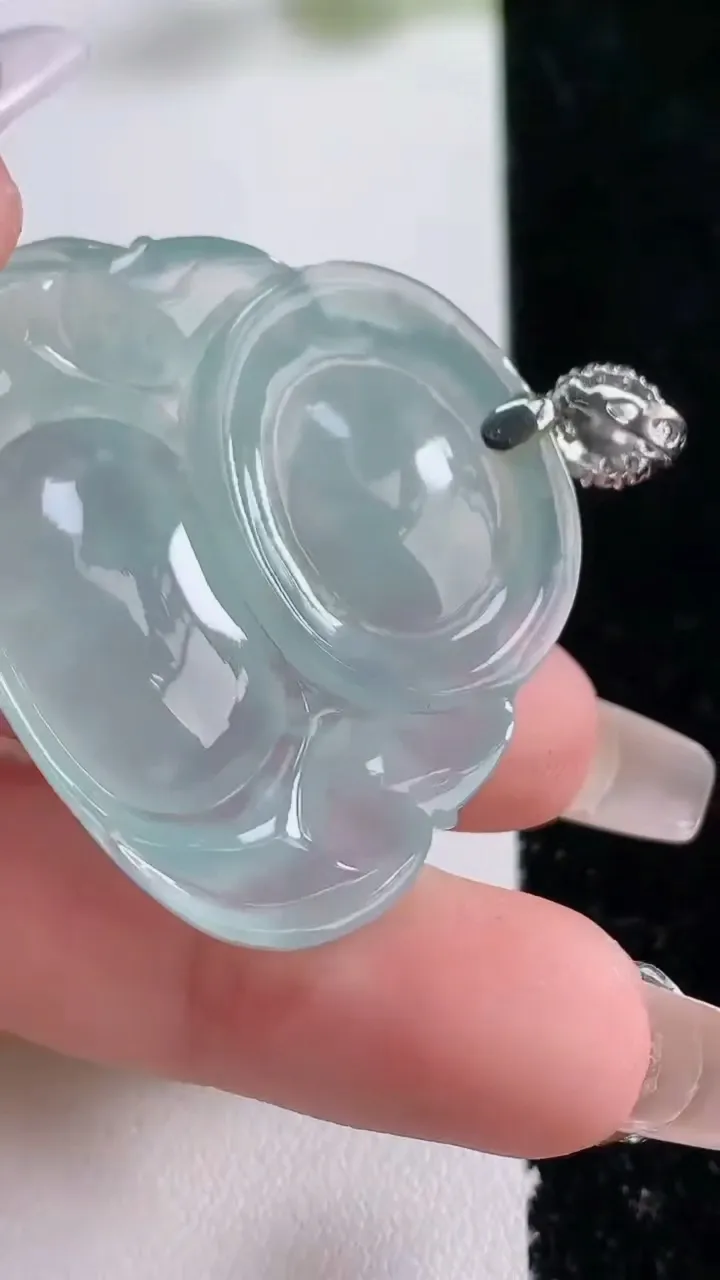 天然A货翡翠佛公吊坠，尺寸40.8-34-8，重:18.92g
12月24日