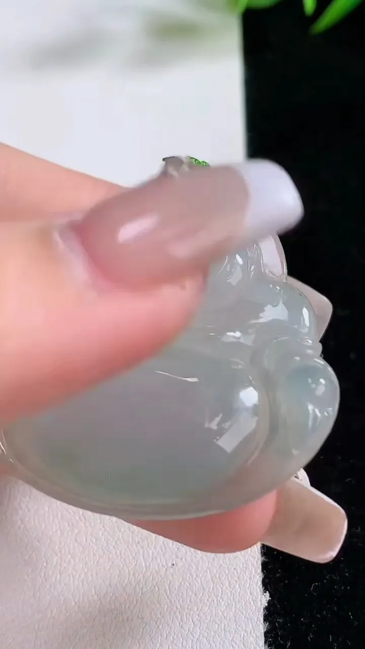 天然A货翡翠佛公吊坠，尺寸38.8-41.8-5.6，重量:14.21g
12月24日