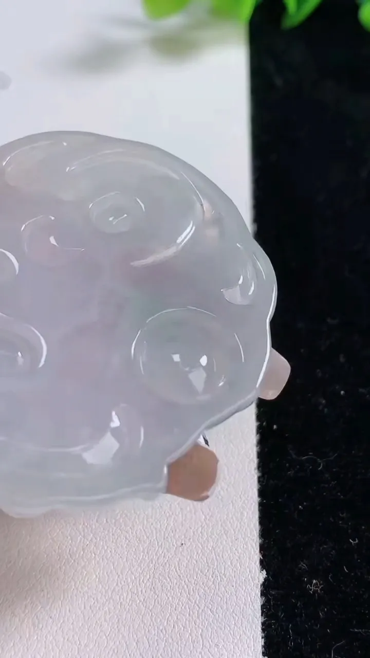 天然A货翡翠普贤菩萨吊坠，尺寸53-50-7，重:30.87g
12月24日