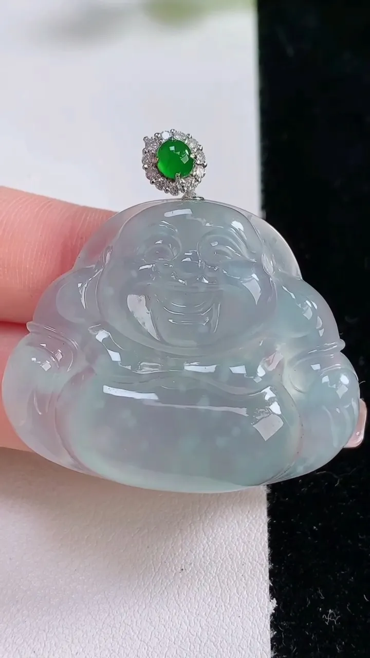天然A货翡翠佛公吊坠，尺寸40.8-34-8，重:18.92g
12月24日