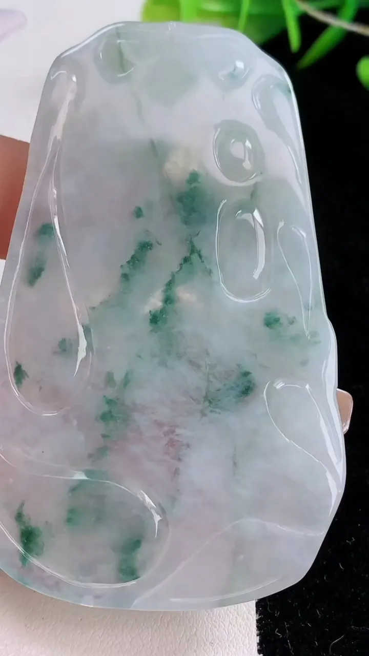 天然A货翡翠冰种飘花文殊菩萨吊坠，尺寸73.8-44-4.6，重量:38.58g
12月24日