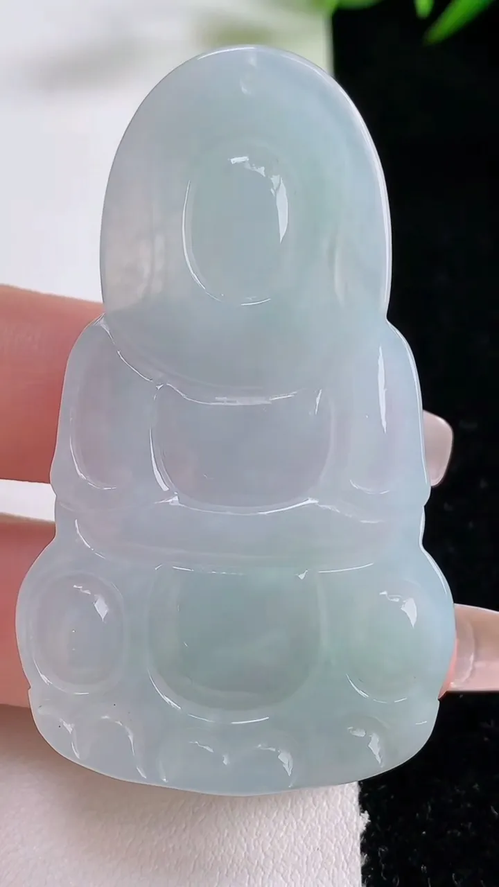 天然A货翡翠观音菩萨吊坠，尺寸58-34.3-6.4，重量:21.28g
12月24日