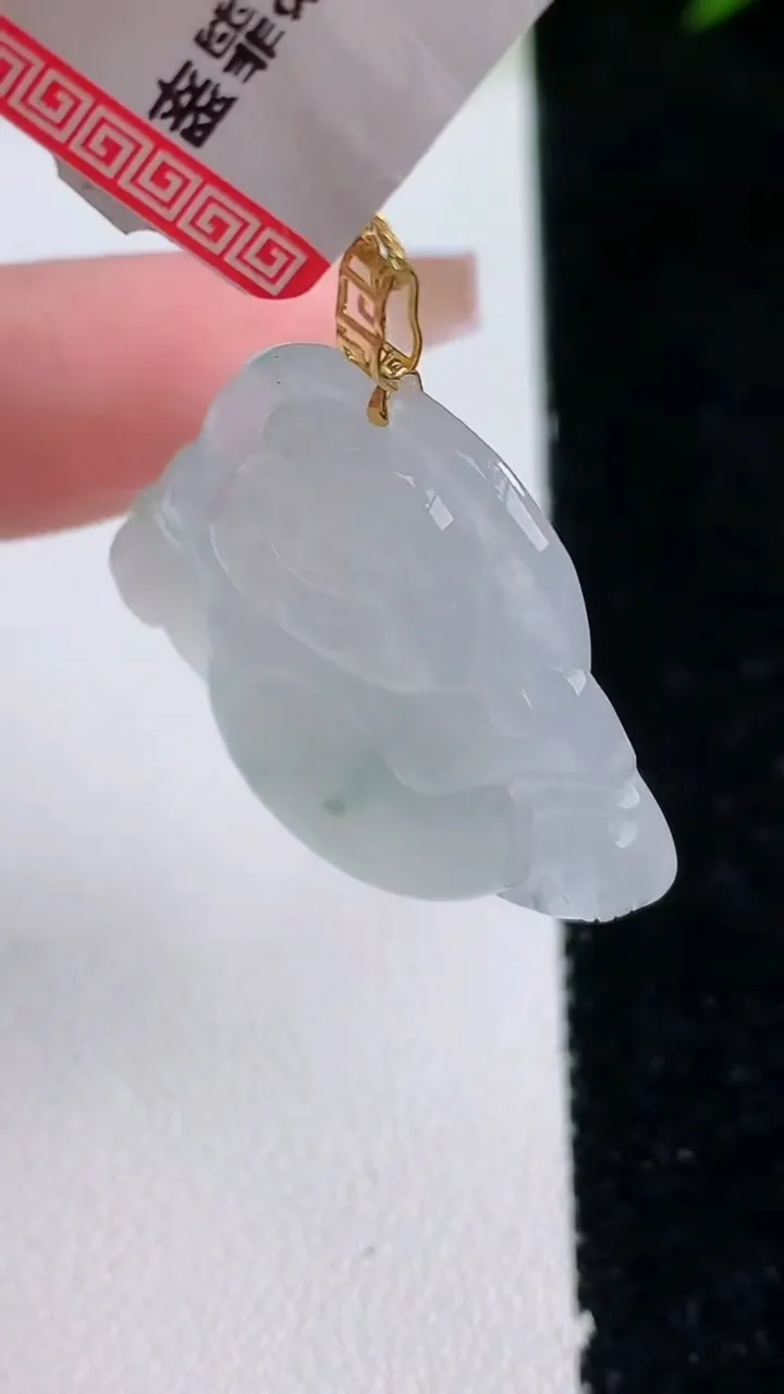 天然A货翡翠18K金飘花佛公吊坠，尺寸28.8-30.6-5.7，重量:7.89g
12月24日