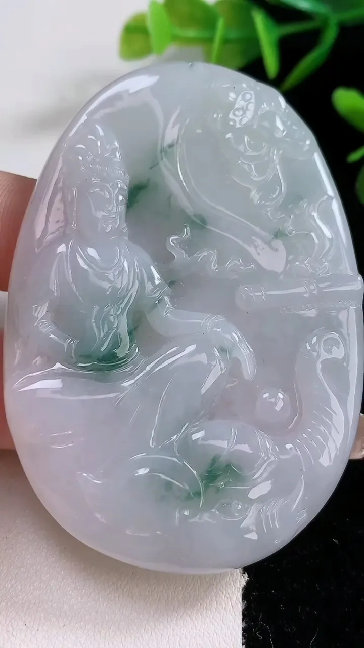 天然A货翡翠飘花普贤菩萨吊坠，尺寸68.2-47-5.2，重:36.02g
12月24日