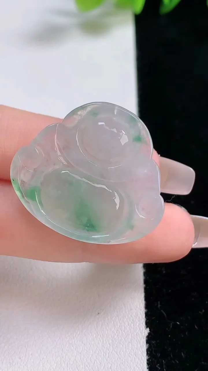 天然A货翡翠佛公吊坠，尺寸27.8-31.6-5.7，重量:7.81g
12月24日