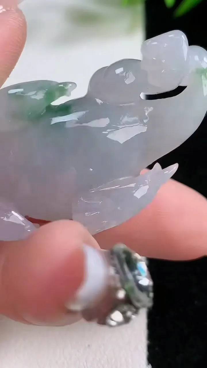 天然A货翡翠飘花貔貅吊坠，尺寸46.8-25-11.6，重:21.44g
12月24日