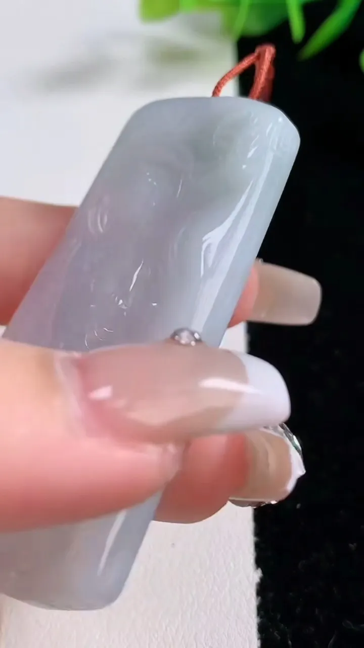 天然A货翡翠祥龙阿弥陀佛吊坠，尺寸60-34-6.5，重量:31.16g
12月24日