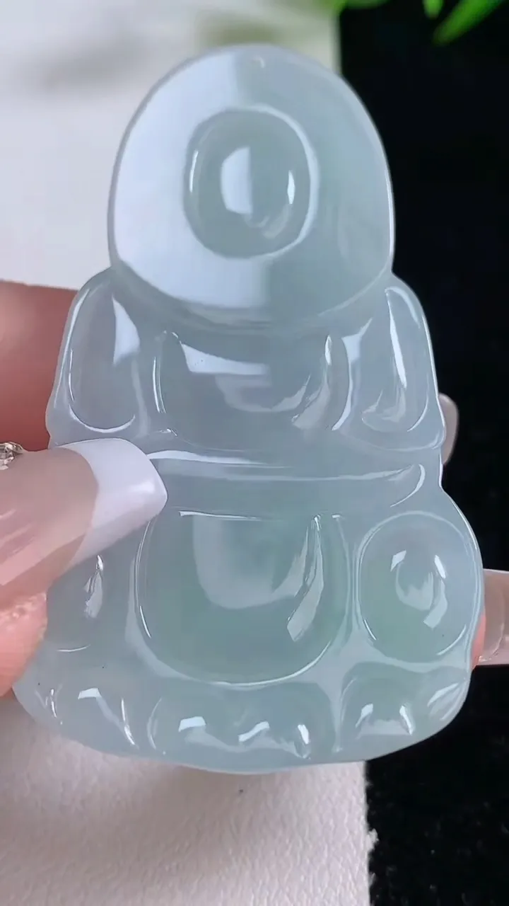 天然A货翡翠观音菩萨吊坠，尺寸58-34.3-6.4，重量:21.28g
12月24日