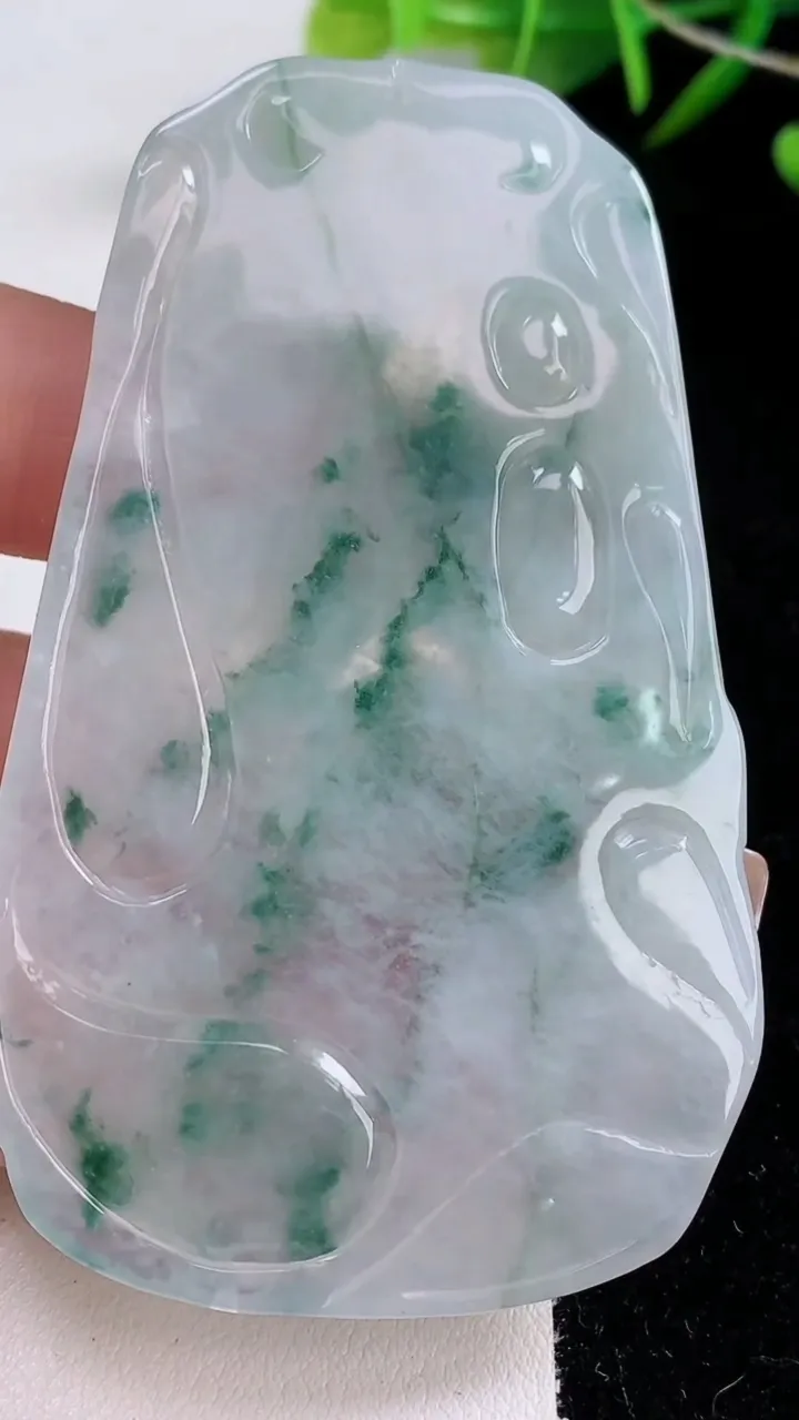 天然A货翡翠冰种飘花文殊菩萨吊坠，尺寸73.8-44-4.6，重量:38.58g
12月24日