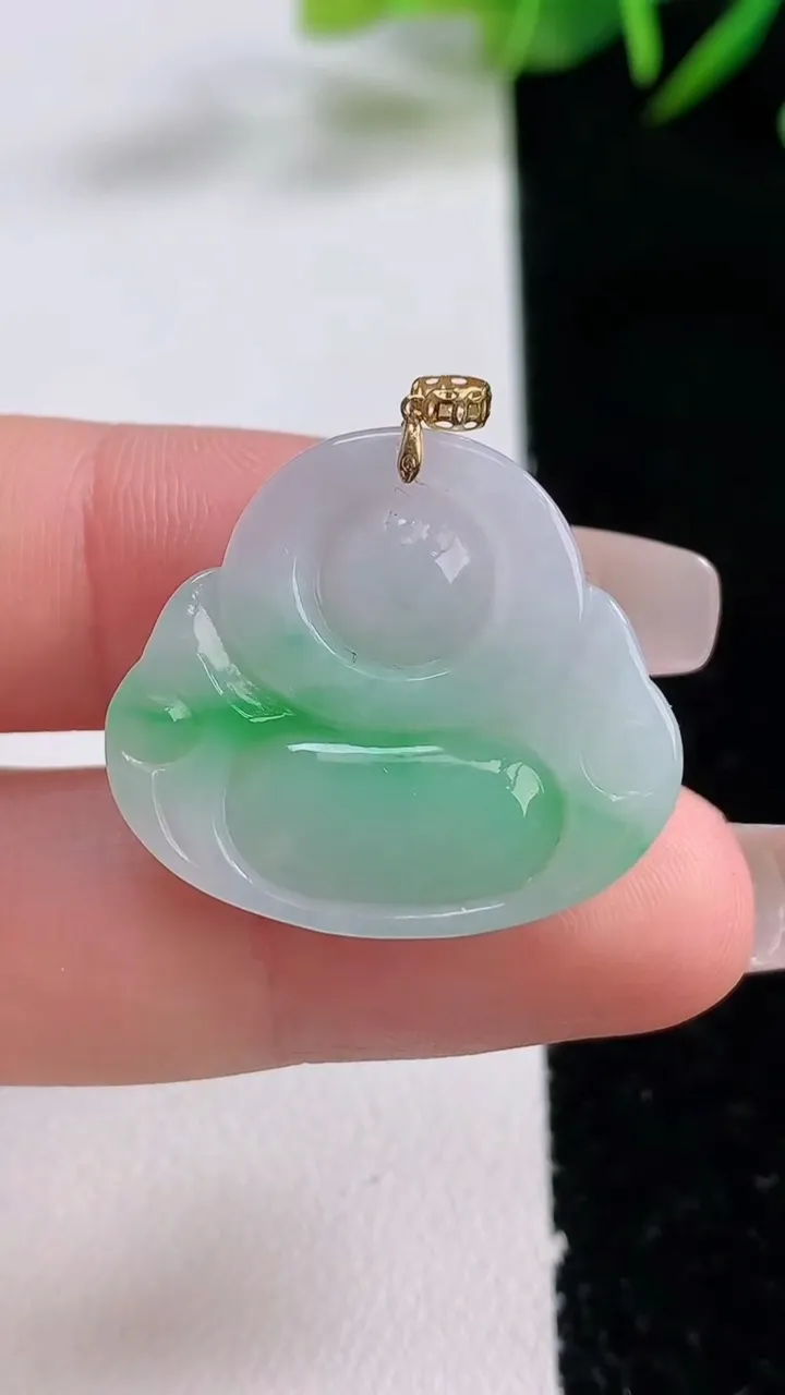 天然A货翡翠佛公吊坠，尺寸23.4-26-6，重量:5.28g
12月24日