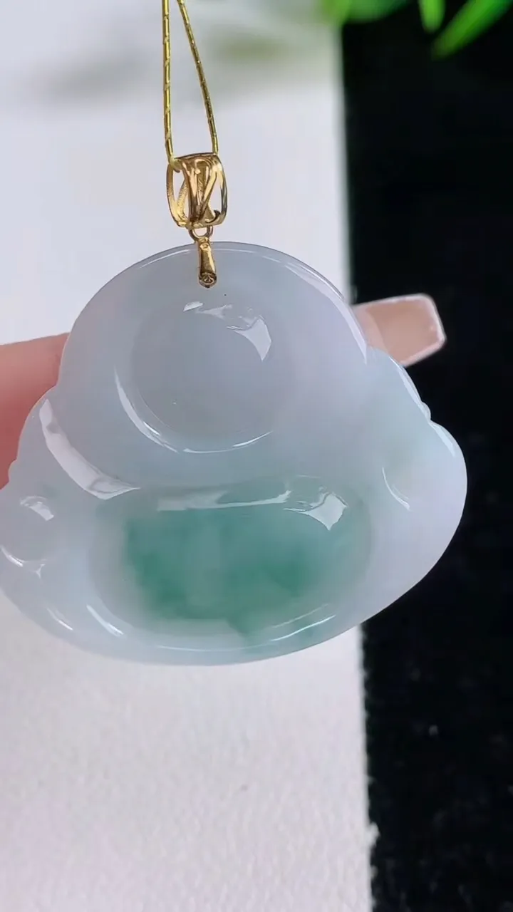 天然A货翡翠18K金飘花佛公吊坠，尺寸27.4-31.5-5.7，重量:7.71g
12月24日