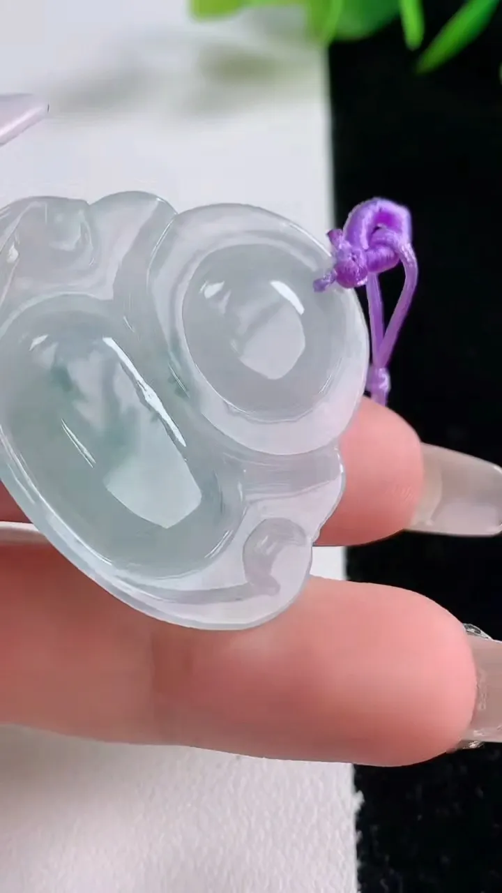 天然A货翡翠飘花佛公吊坠，尺寸32.5-36.6-5.7，重量:9.64g
12月24日