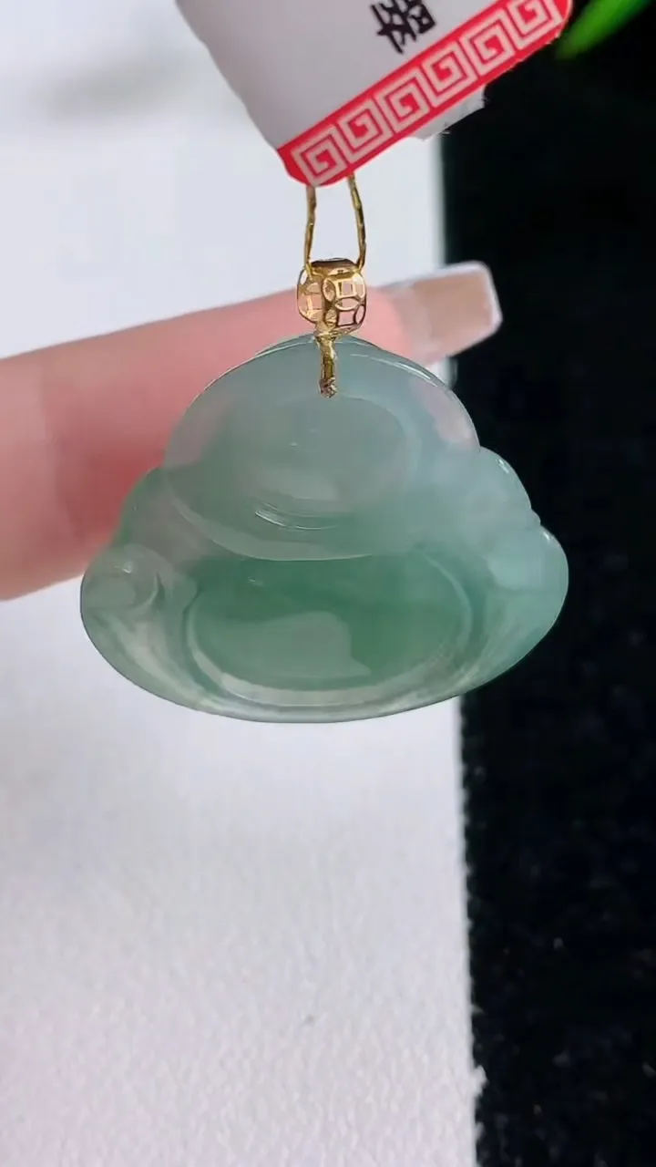天然A货翡翠佛公吊坠，尺寸25-26.8-5.6，重量:5.85g
12月24日