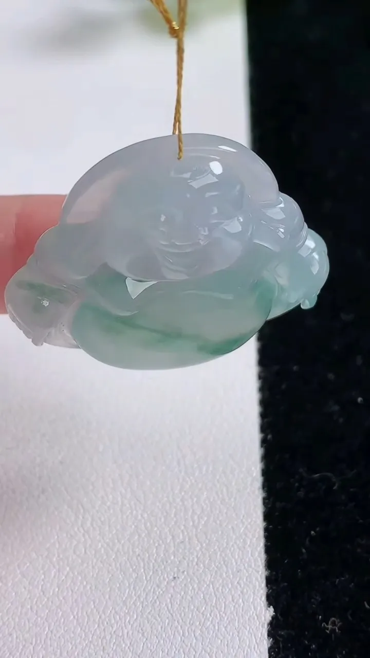 天然A货翡翠种飘花佛公吊坠，尺寸33-35.3-7.2，重量:12.70g
12月25日