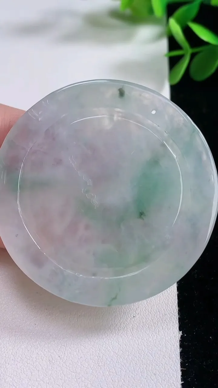 天然A货翡翠大展宏图吊坠，尺寸51-51-7，重:34.06g
12月25日