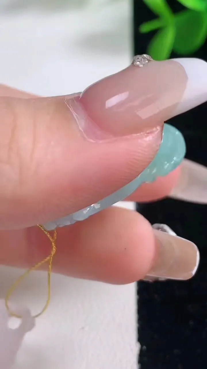 天然A货翡翠貔貅吊坠，尺寸27-21-12.5，重量:16.17g
12月25日