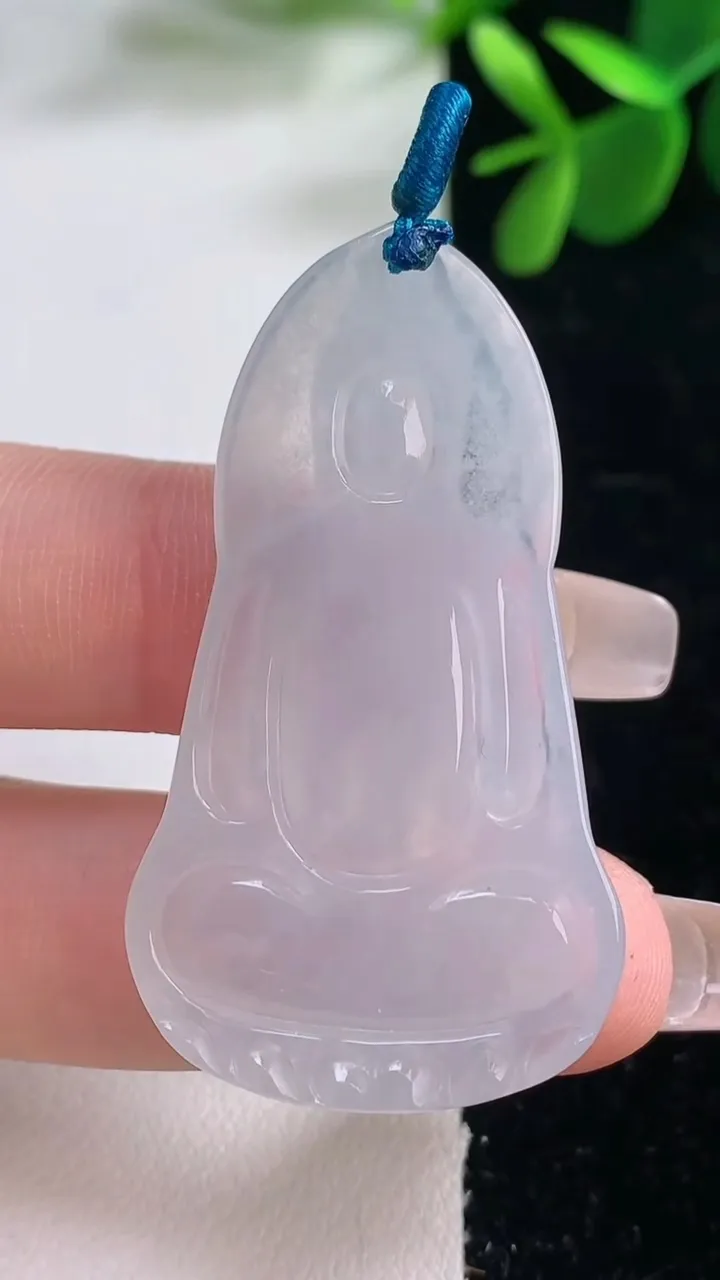 天然A货翡翠观音菩萨吊坠，尺寸47-26.2-4.8，重量:9.69g
12月25日