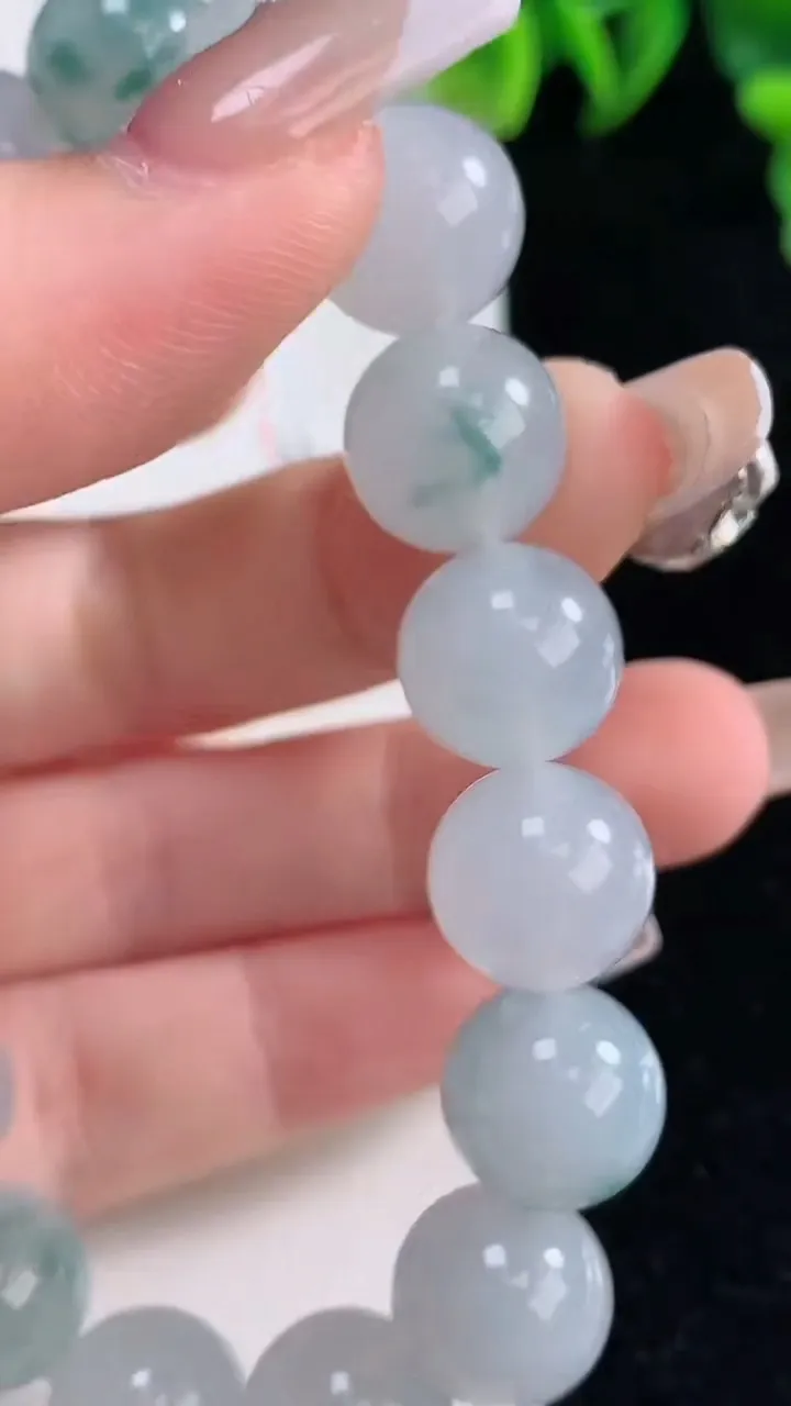 天然A货翡翠种飘花圆珠手串，尺寸11.7-17颗，重量:48.58g12月25日
工厂直销收藏佳品,种好水足，色泽均匀，有种有色，上手高大气！