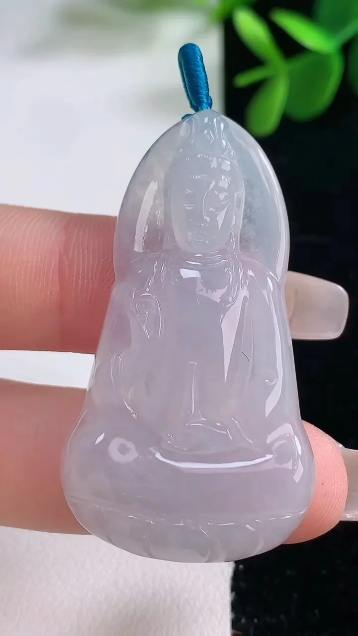 天然A货翡翠观音菩萨吊坠，尺寸47-26.2-4.8，重量:9.69g
12月25日