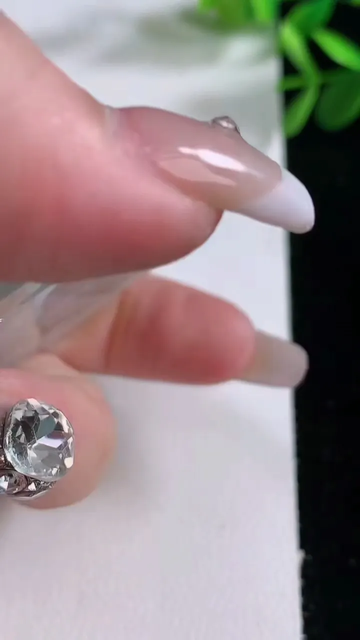 天然A货翡翠大展宏图吊坠，尺寸51-51-7，重:34.06g
12月25日