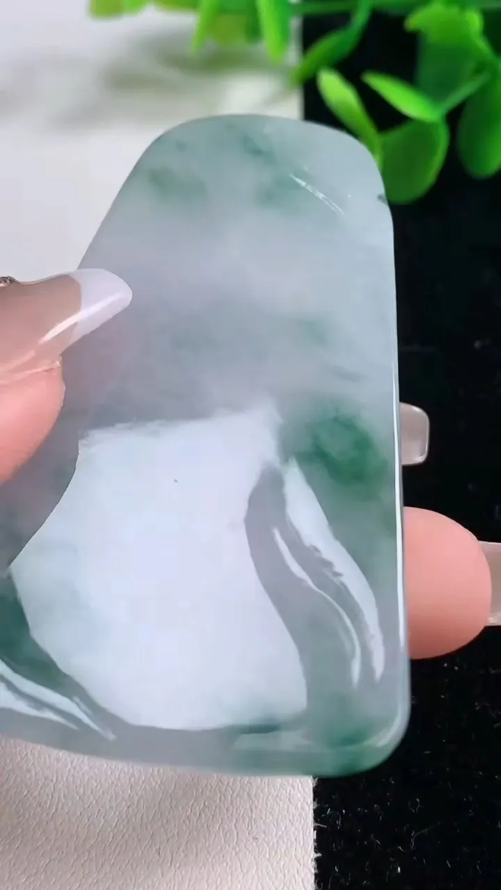 天然A货翡翠飘花普贤菩萨吊坠，尺寸69.7-41.7-5.5，重量:31.76g
12月25日