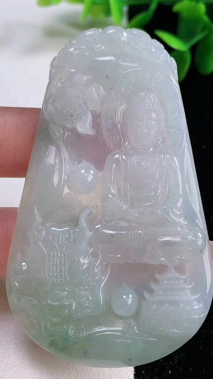 天然A货翡翠祥龙大日如来吊坠，尺寸73.8-44-4.7，重量:30.00g
12月25日