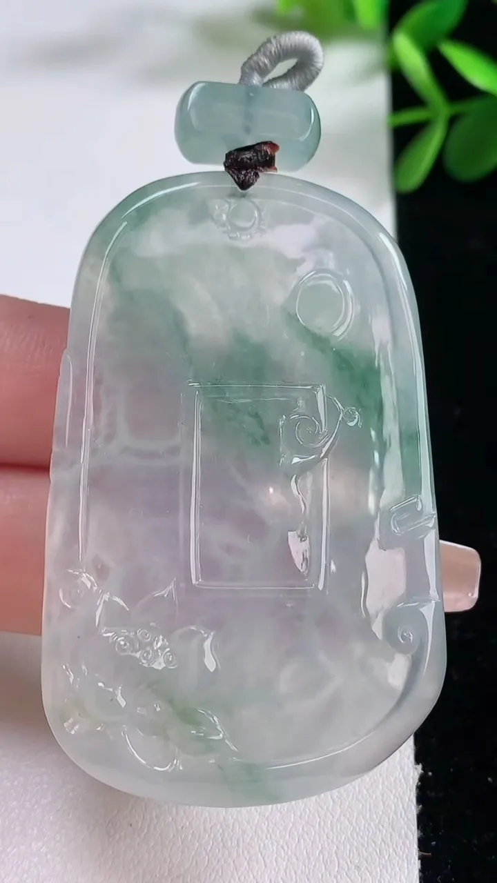 天然A货翡翠种飘花普贤菩萨吊坠，尺寸56.5-35.6-5.5，重:22.79g
12月25日