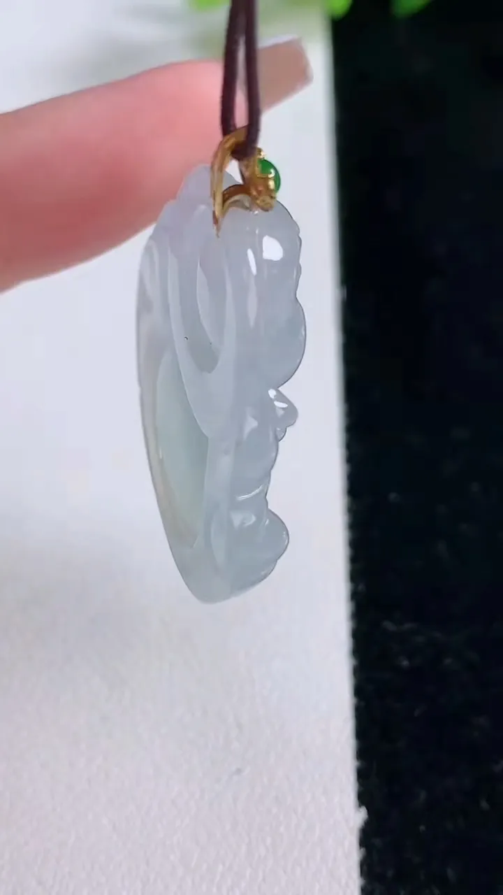 天然A货翡翠佛公吊坠，尺寸30.3-32-6.6，重量:9.59g
12月25日