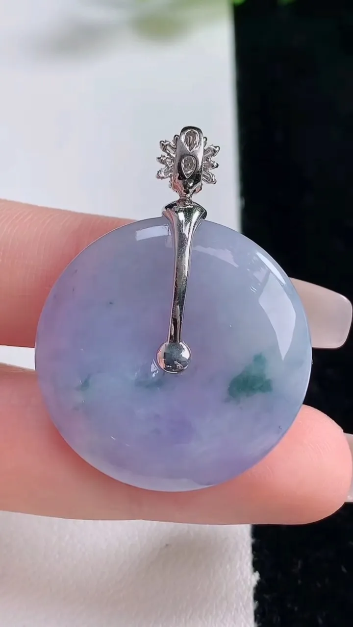 天然A货翡翠18K金紫罗兰飘花平安扣吊坠，尺寸28.8-5.7，重量:11.72g
12月25日