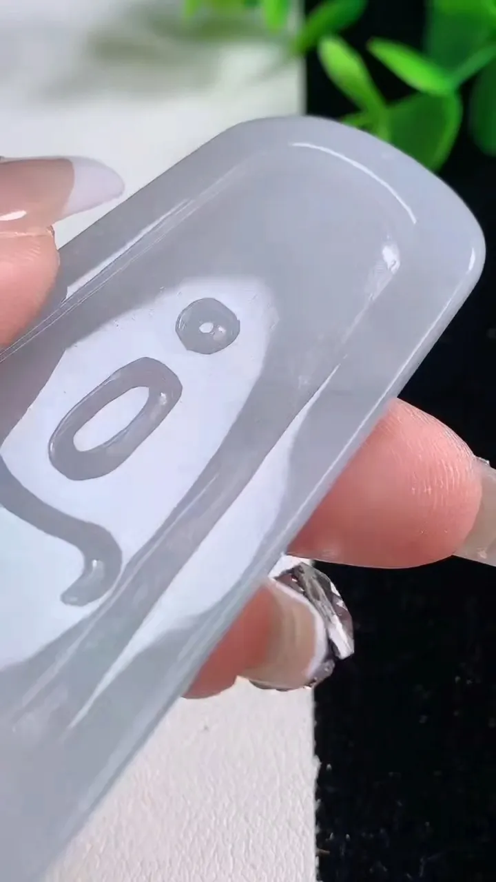 天然A货翡翠文殊菩萨吊坠，尺寸68.8-36.4-5.6，重量:30.75g
12月25日