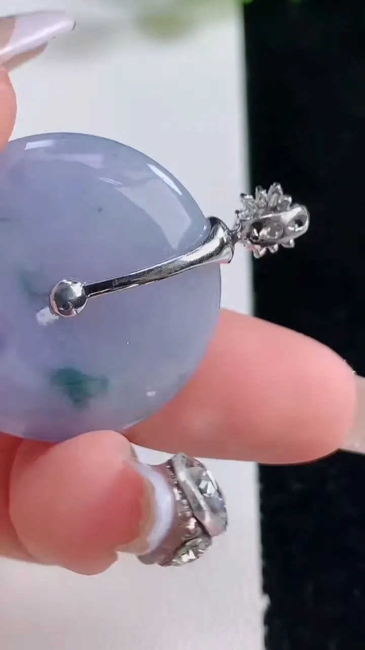 天然A货翡翠18K金紫罗兰飘花平安扣吊坠，尺寸28.8-5.7，重量:11.72g
12月25日