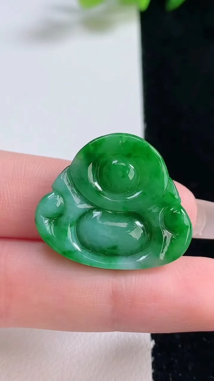 天然A货翡翠佛公吊坠，尺寸24-27.6-4，重量:5.22g
12月25日