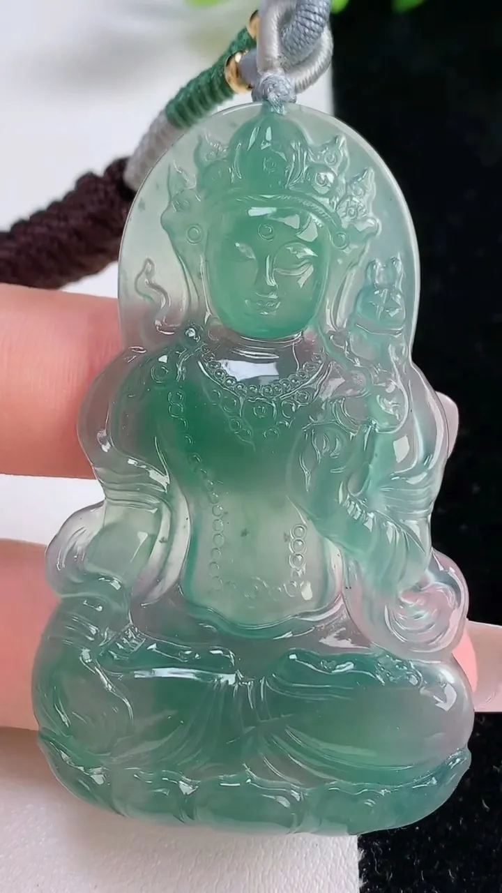 天然A货翡翠度母观音吊坠，尺寸59.5-35.8-3.7，重量:19.66g
12月25日